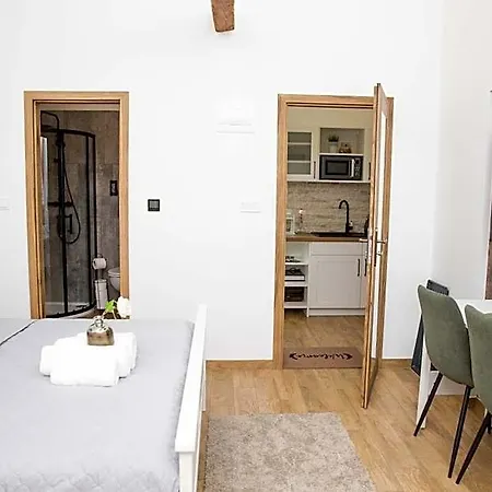 Apartahotel Ellie 3*