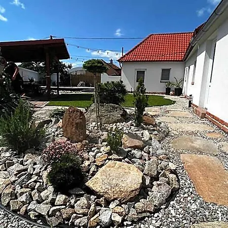 Ellie Apartahotel 3*